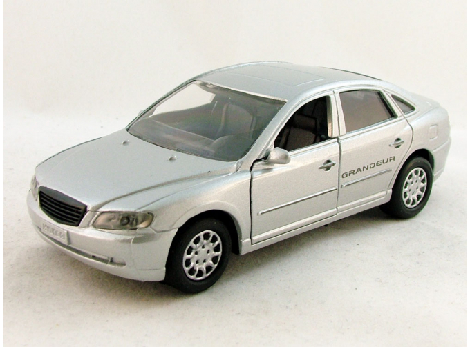 HYUNDAI Grandeur IV (Azera), серебристый