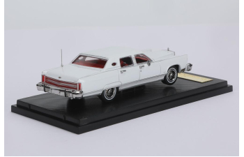 LINCOLN Continental Town Car (1979), white