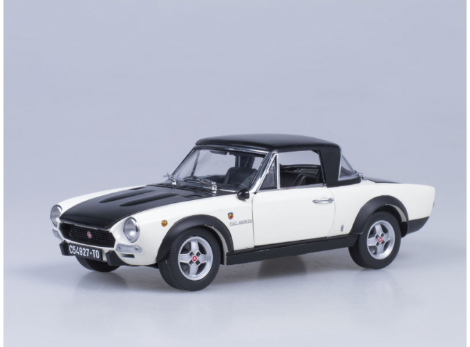 FIAT 124 Spider CSA white/black