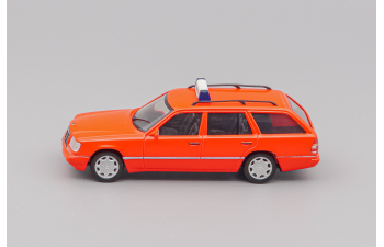 MERCEDES-BENZ W124 E320, red