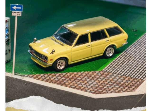 Datsun 510 Bluebird Wagon, yellow 1973