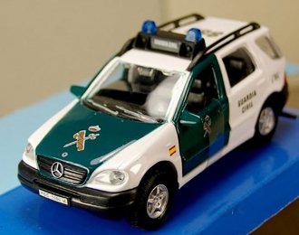 MERCEDES-BENZ ML320 Guardia Civil, green / white