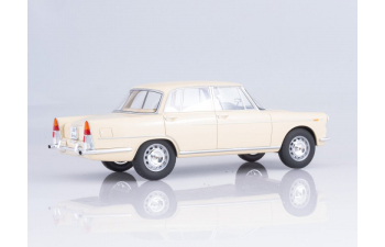 Alfa Romeo 2000, beige