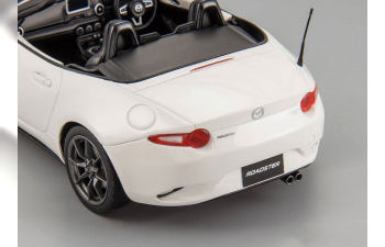 MAZDA Roadster MX-5 (ND), white