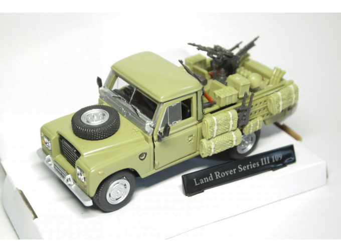 LAND ROVER Series III 109 Military, green