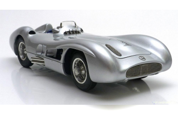 MERCEDES-BENZ W 196R Stromlinie with original signature, Hans Herrmann (1954/55), silver