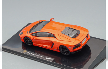 LAMBORGHINI Aventador, orange