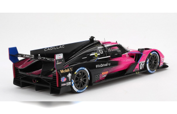 CADILLAC V-series-r Lmc55r 5.5l V8 Team Cadillac Racing №01 Winner Imsa Petit Le Mans (2024) Sebastian Bourdais - Scott Dixon - Rengervan Der Zande, Fucsia Black White