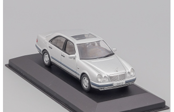 MERCEDES-BENZ E320 (1995), Mercedes-Benz Offizielle Modell-Sammlung 43, silver