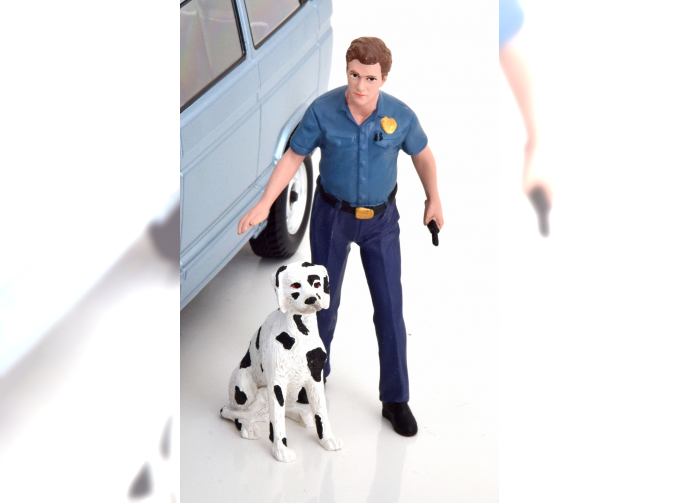 FIGUR Firefighters Fire Dog Training Car model not included in the price