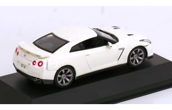 NISSAN Gt-r (r35) Coupe 2008, White