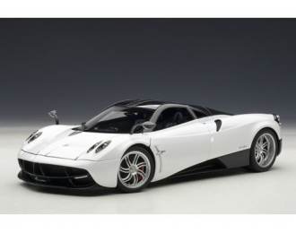 PAGANI HUAYRA 2011, WHITE