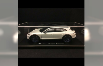 PORSCHE Mission E Cross Turismo 2018 gris blanc