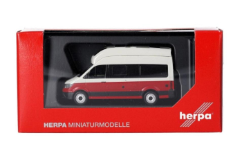 VOLKSWAGEN Crafter Grand California (2017), red