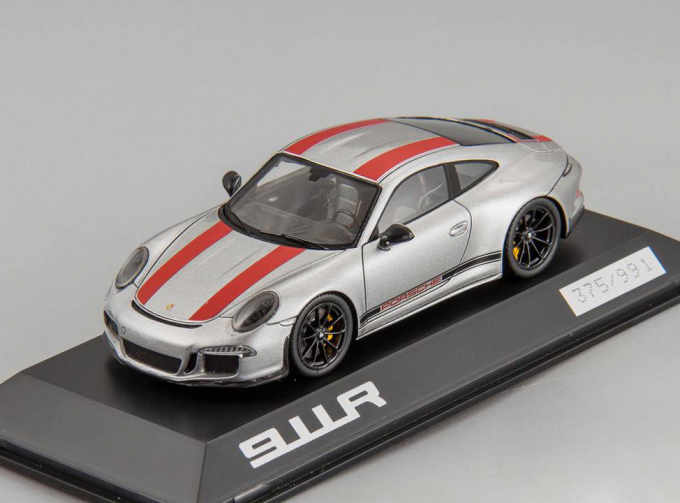 Porsche 991 R (silver/red)