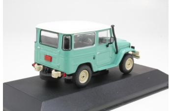 Toyota Land Cruiser FJ40 1968 (Bandeirante) зеленый с белой крышей и черным салоном