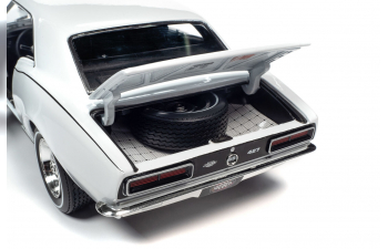 CHEVROLET Camaro Hardtop MCACN & Yenko Ermine (1967), white (белый)