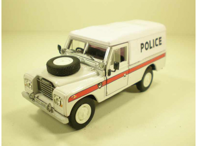 LAND ROVER Series III 109 Police, Classic cars 1:43, белый