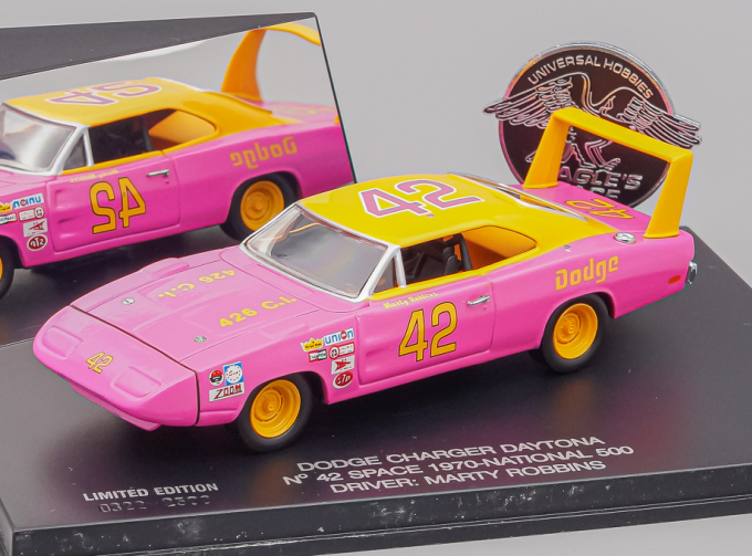 DODGE Charger Daytona (1970) Racing Car, pink / orange