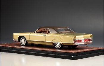 LINCOLN Continental Coupe (1970), Medium Gold Irid