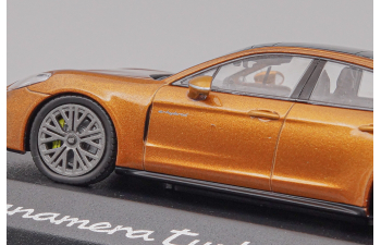 (Уценка!) PORSCHE Panamera Turbo E-Hybrid (G3) (2024), Madeira gold metallic