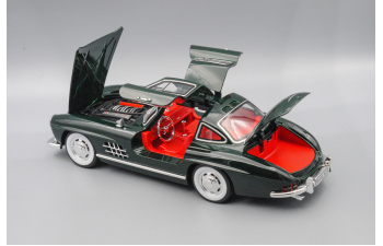 MERCEDES-BENZ 300 SL, зелёный, 25 см.