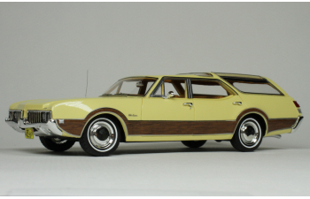 OLDSMOBILE Vista Cruiser 1969 Yellow