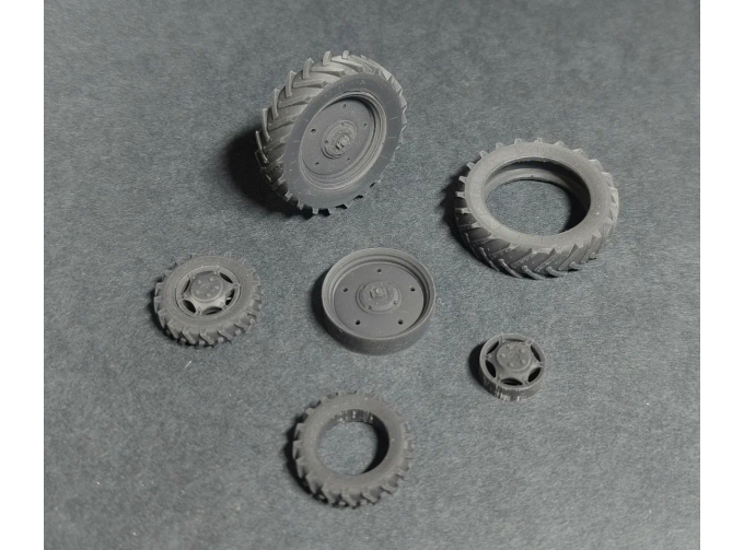 Комплект колес для тракторов МТЗ-52/82 (Резина Ф-2А + Ф-35)