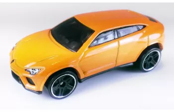 LAMBORGHINI Urus, orange