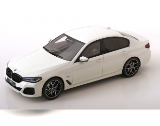 BMW 545E M Sport Saloon (2023), white