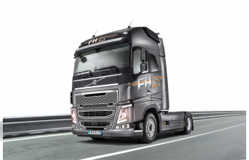 Сборная модель VOLVO Fh4 750 Globetrotter Xl Tractor Truck 2016