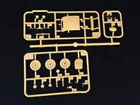 Сборная модель Italian Light Civilian Car (Hard Top) w/Lady & Girl & Dog