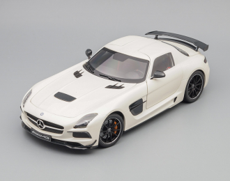 MERCEDES-BENZ SLS AMG 2013, light beige