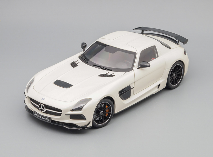 MERCEDES-BENZ SLS AMG 2013, light beige