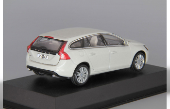 VOLVO V60 (2010), cosmic white metallic