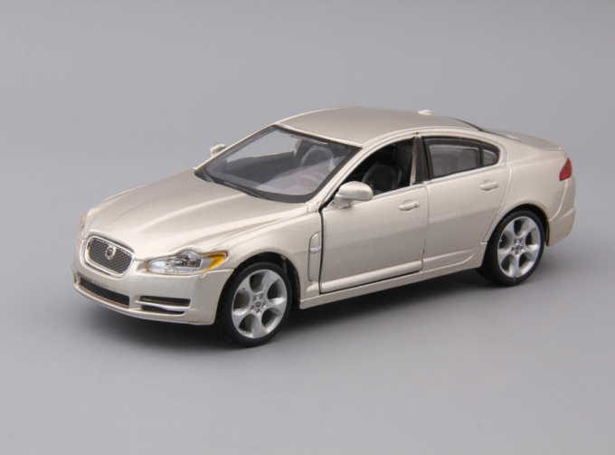 JAGUAR XF, silver