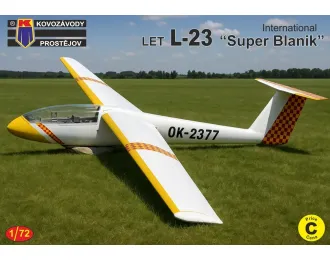 Сборная модель L-23 Super Blaník „International“