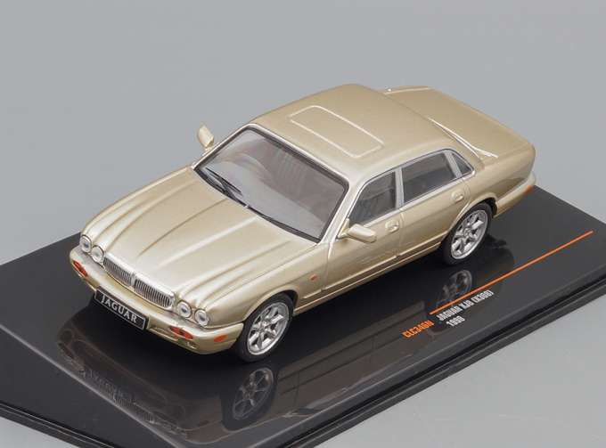 JAGUAR XJ8 (X308) 1998 Metallic Beige