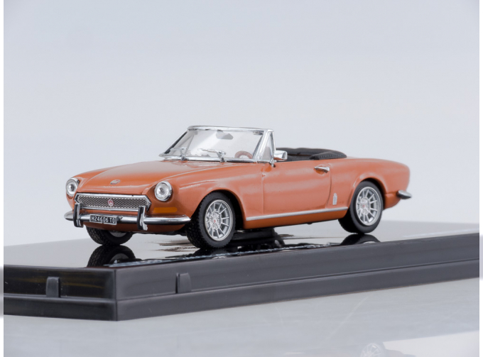 FIAT 124 Spider BS (1970), coral