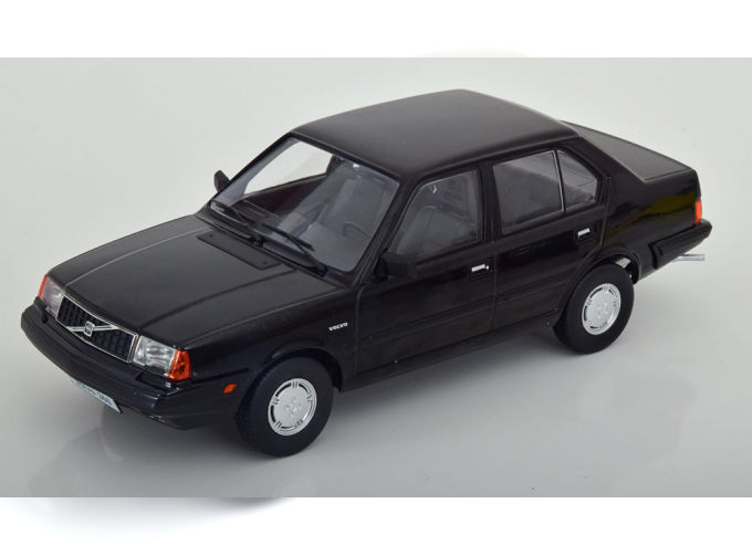 VOLVO 360 (1987), black