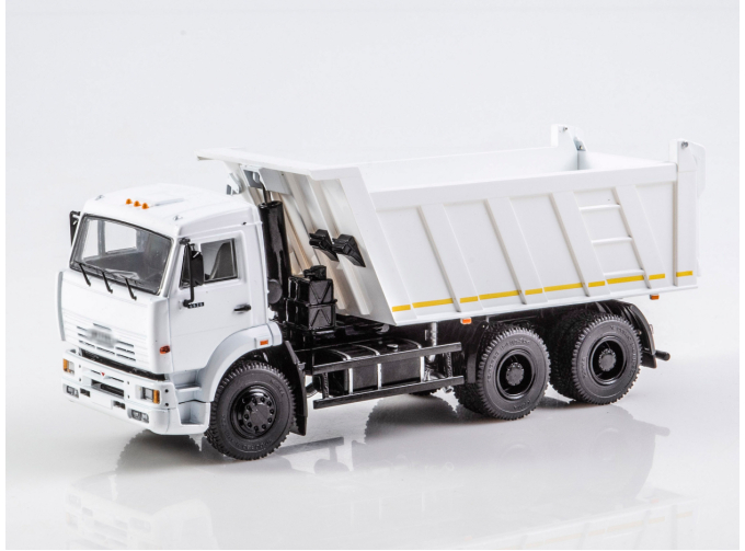 Камский грузовик 6520 самосвал, белый