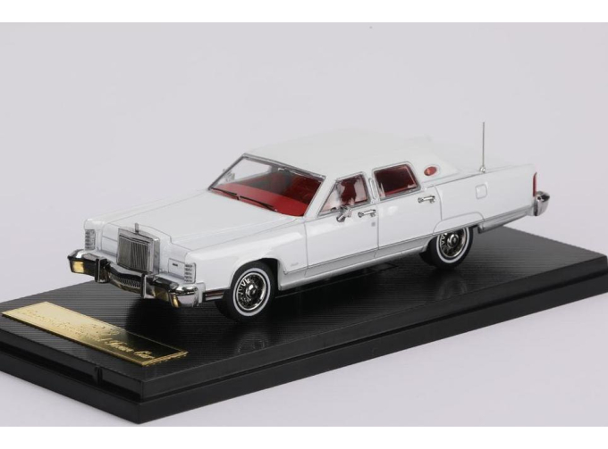 LINCOLN Continental Town Car (1979), white