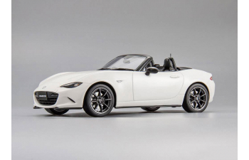 MAZDA Roadster MX-5 (ND), white