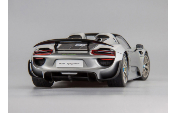 PORSCHE 918 Spyder Weissach Package (2013), silver metallic