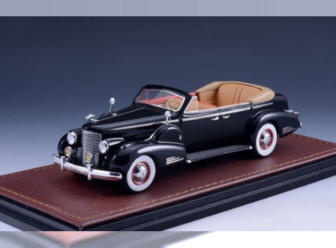 CADILLAC V16 Series 90 Fleetwood Sedan Convertible (открытый) 1938 Black