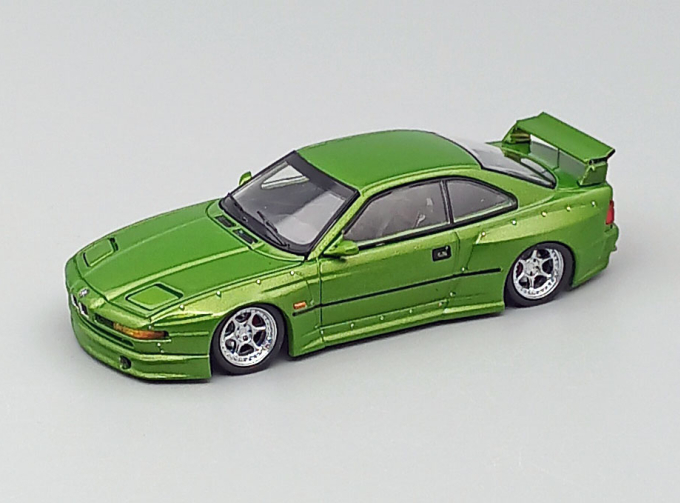 BMW 850CSi E31 Coupe WideBody Sport, brilliant green metallic