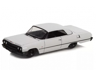 CHEVROLET Impala Lowrider (1963), white