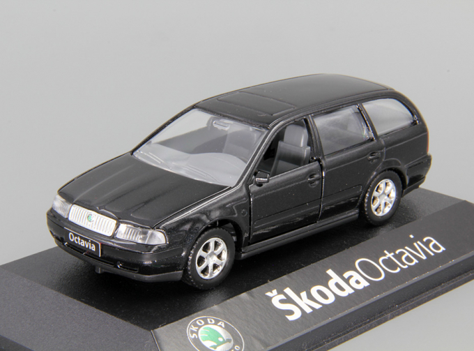 SKODA Octavia Combi, black