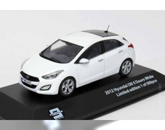 HYUNDAI i30 5 Doors (2012), white