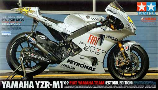 Сборная модель Мотоцикл Yamaha YZR-M1 '09 Fiat Yamaha Team (Estoril Edition)